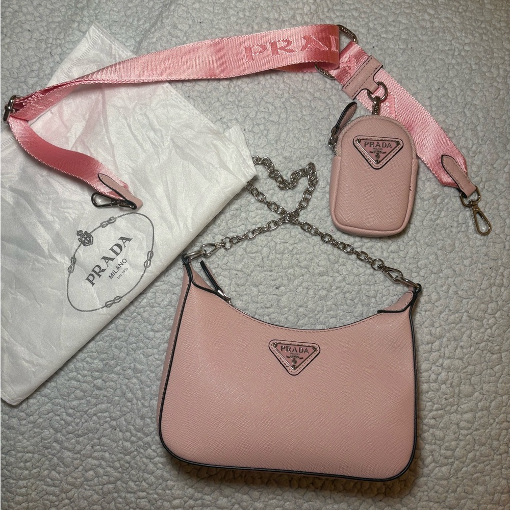 Re-Edition 2005 Saffiano Shoulder Bag in Pink